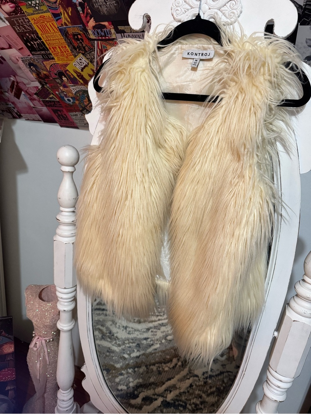 Kontrol Faux Furry Vest Mob
Visit ›
Boss Open Front Faux...